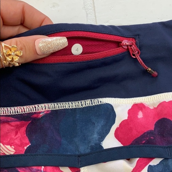 🍋Lululemon Speed Short! - Picture 4 of 8